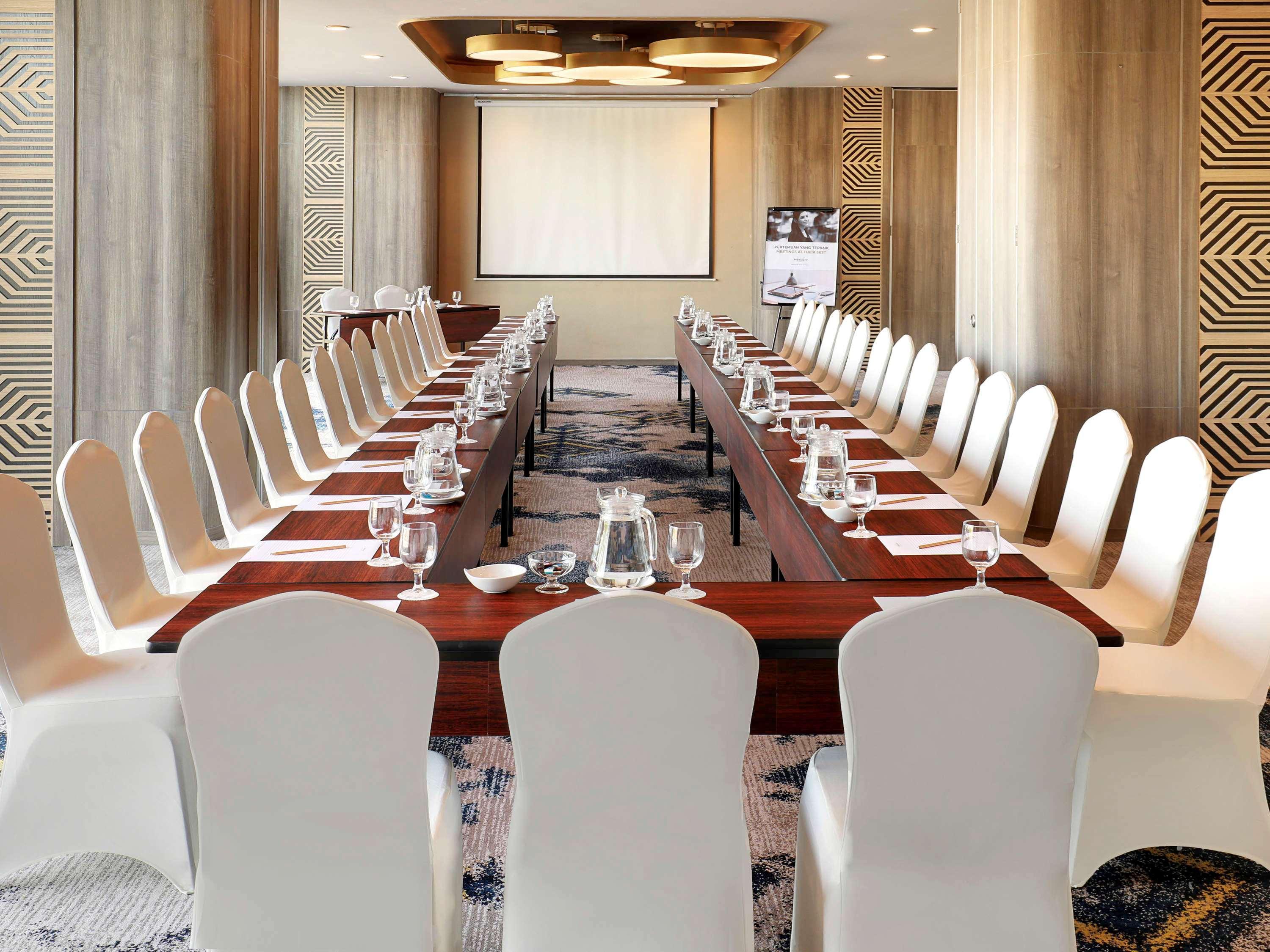 Mercure Makassar Nexa Pettarani Exterior foto